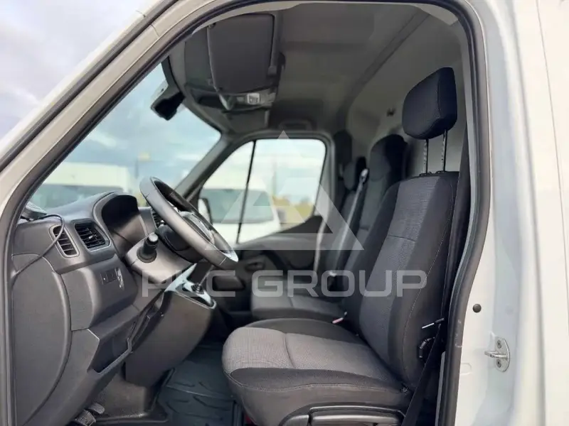 2020 Renault Master