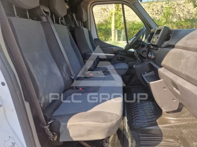 2020 Renault Master