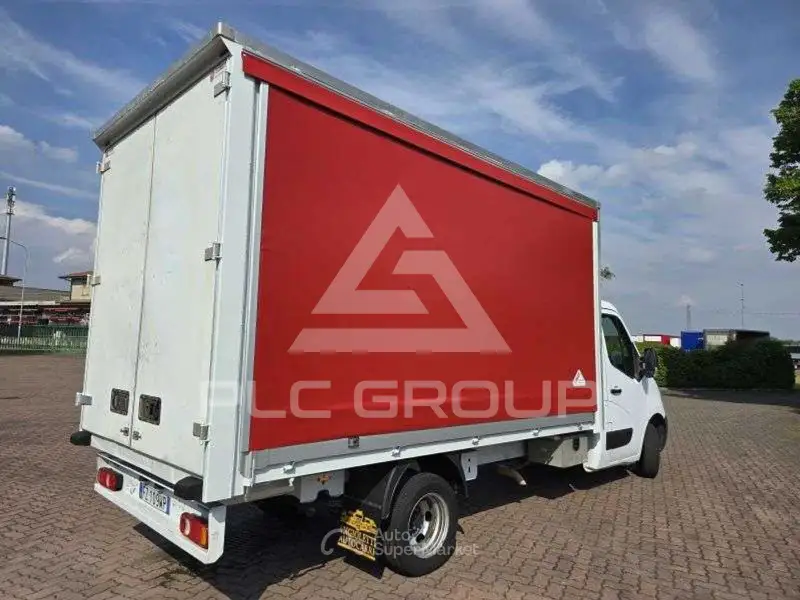2020 Renault Master