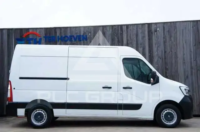2020 Renault Master