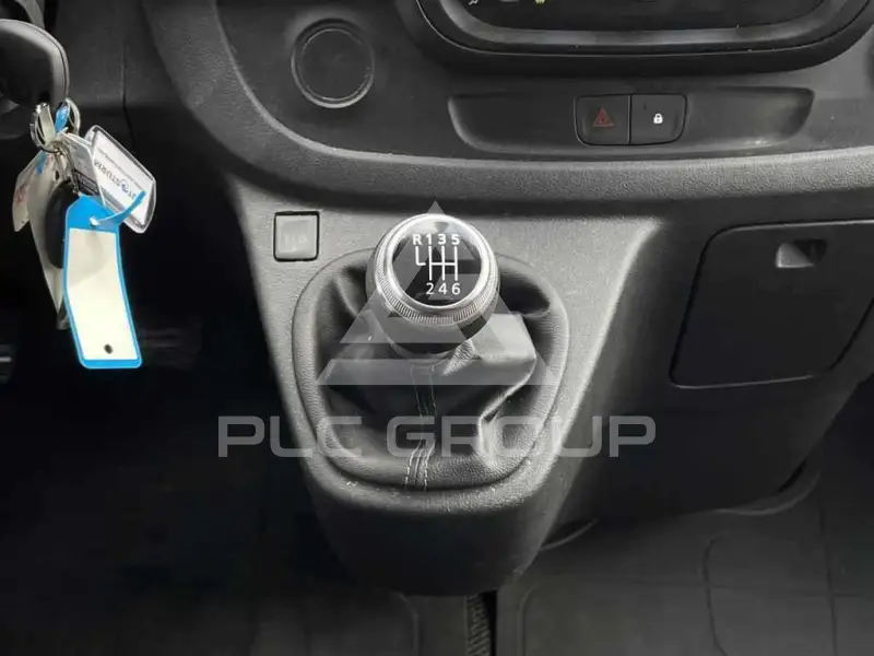 2021 Nissan NV 300