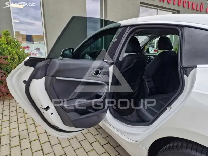 2021 BMW 218