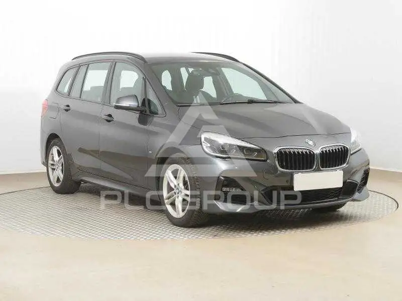 2021 BMW 218