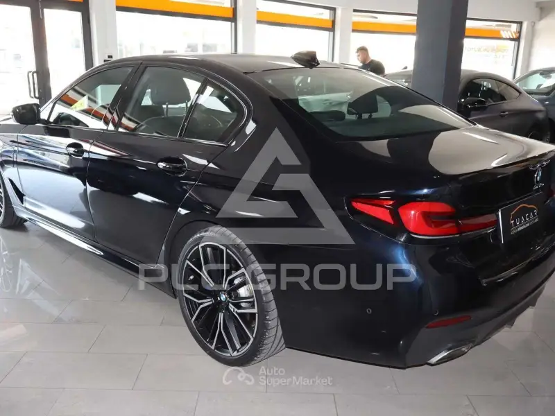 2021 BMW 523
