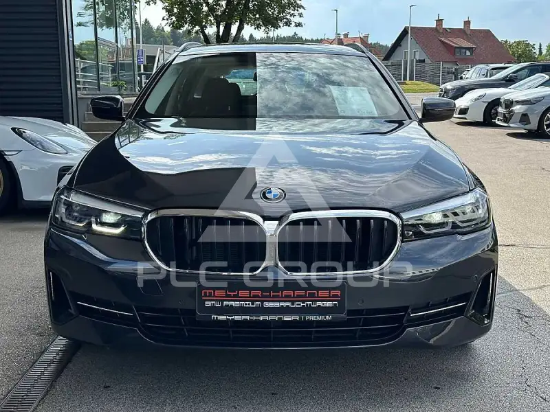 2021 BMW 523