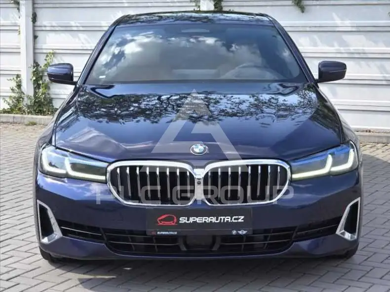 2021 BMW 523