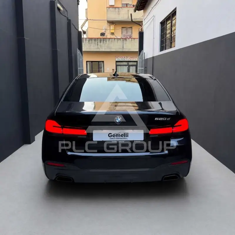 2021 BMW 523