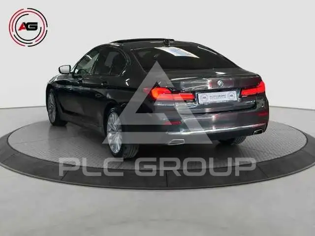 2021 BMW 523