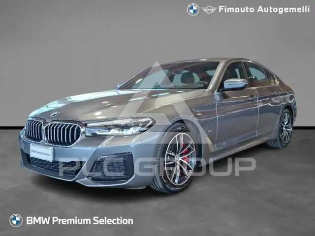 2021 BMW 523