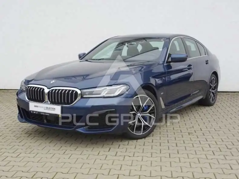 2021 BMW 523