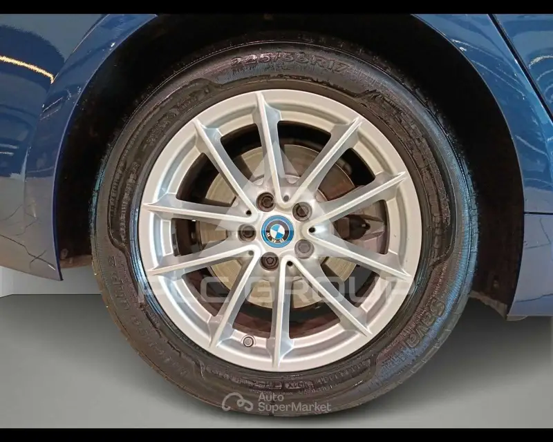 2021 BMW 523
