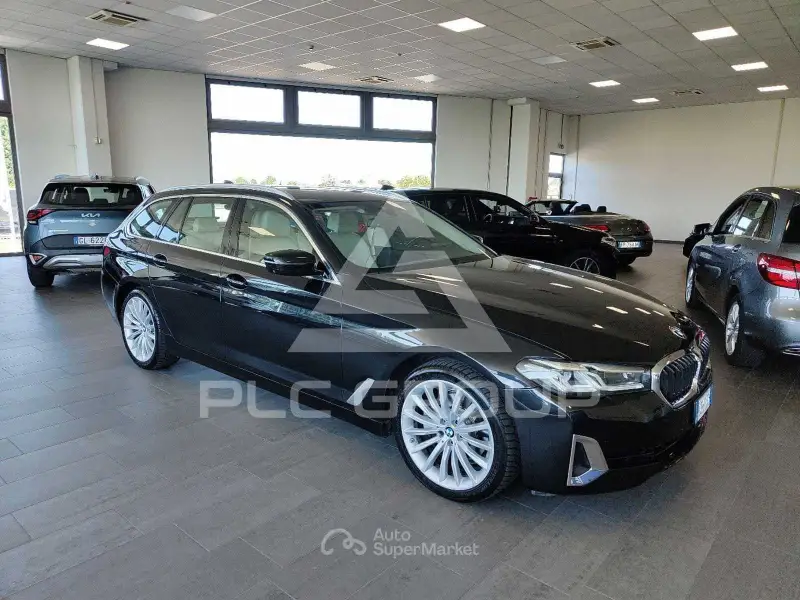 2021 BMW 523