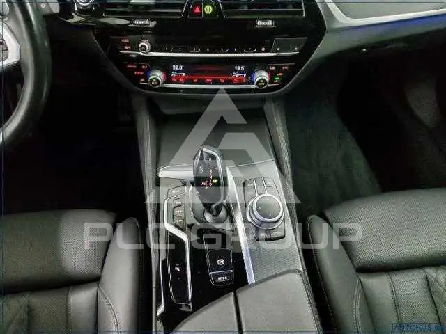 2021 BMW 523