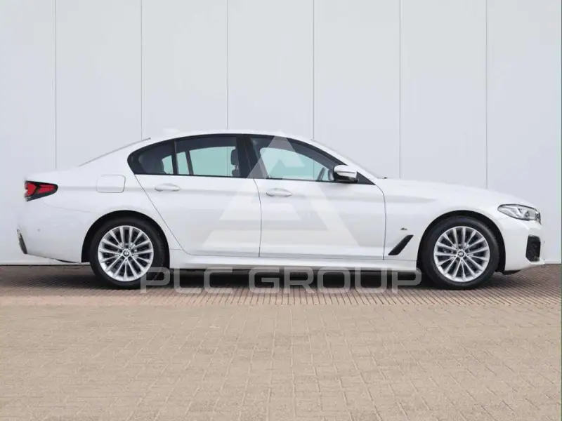 2021 BMW 523