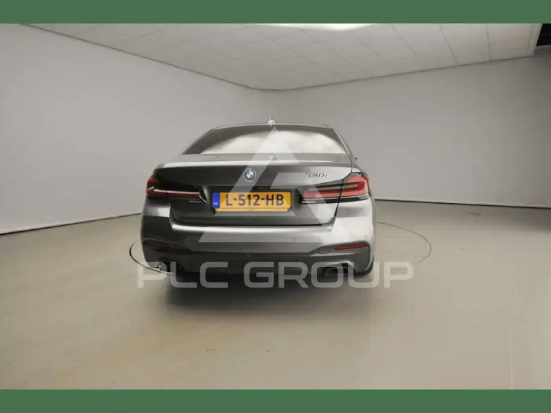 2021 BMW 523