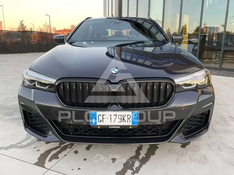2021 BMW 523