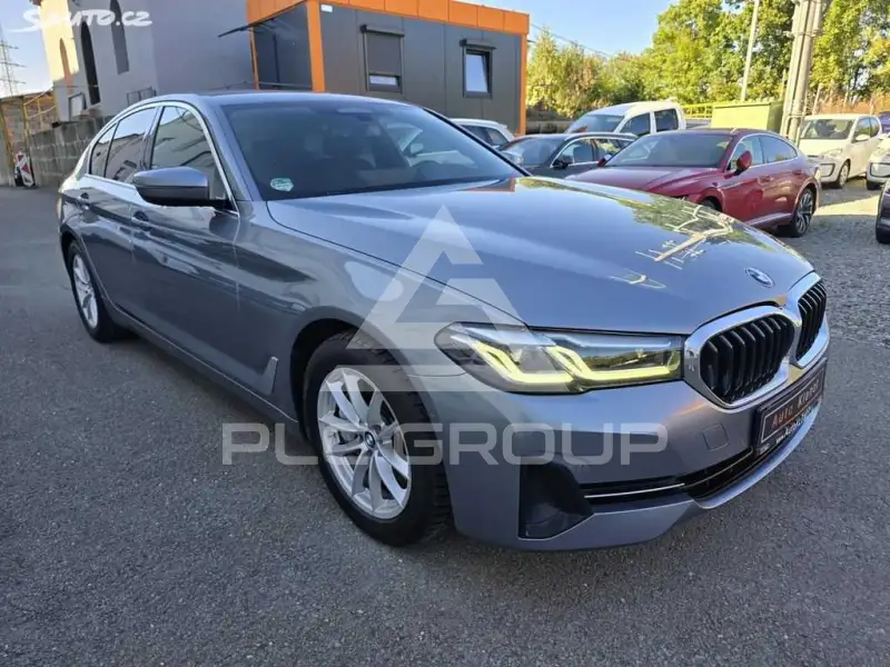2021 BMW 523