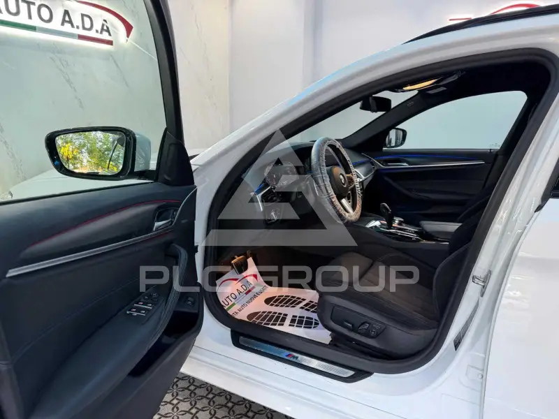 2021 BMW 523