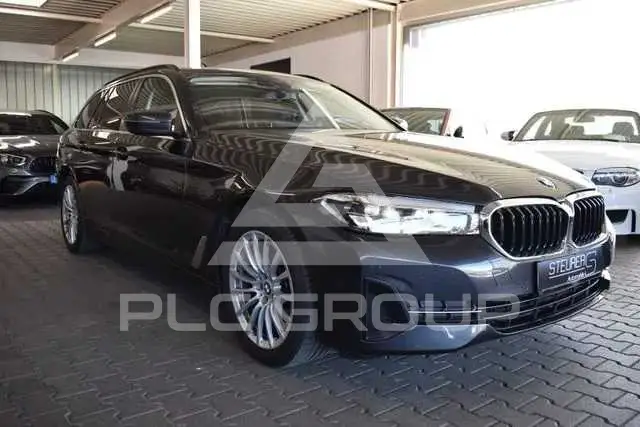 2021 BMW 523