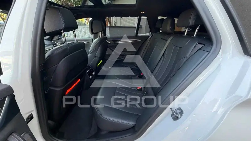 2021 BMW 523