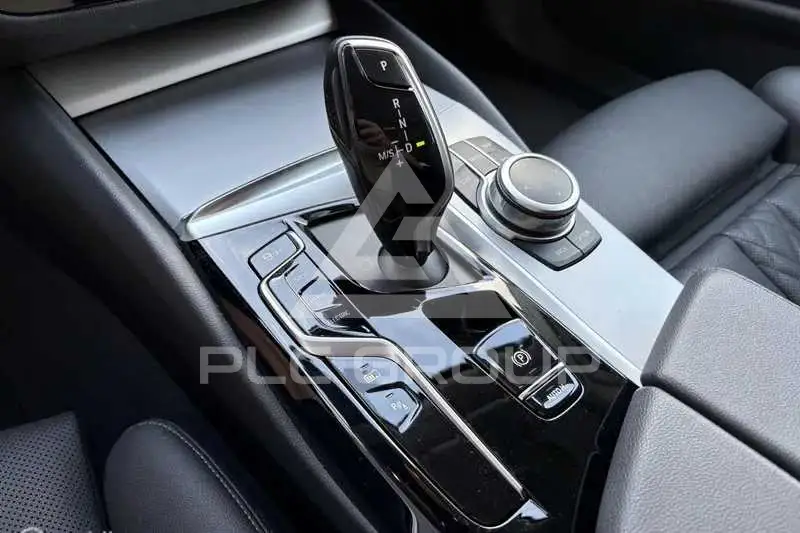 2021 BMW 523