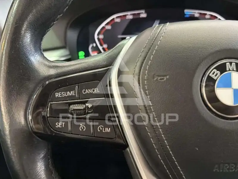 2021 BMW 523