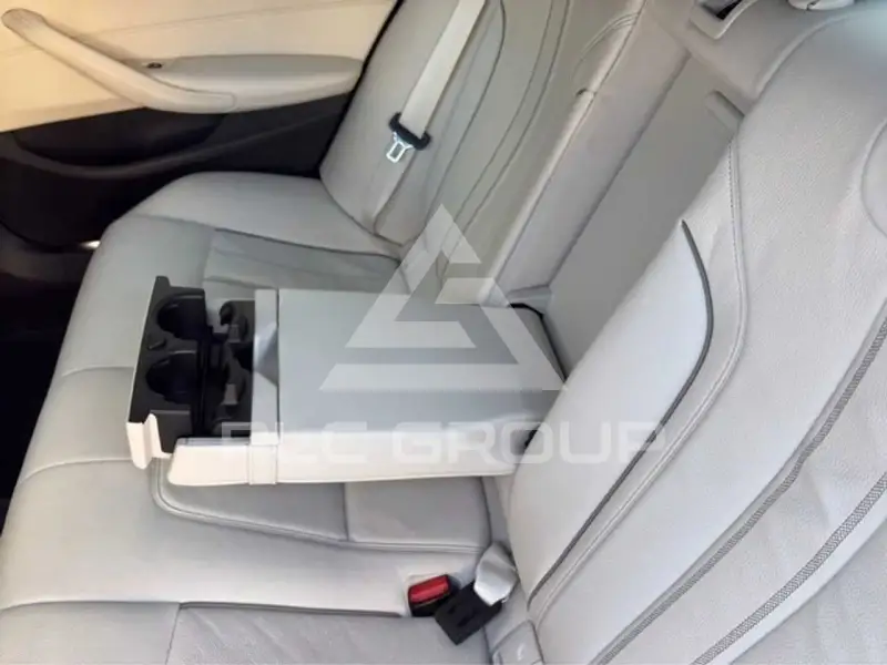 2021 BMW 523