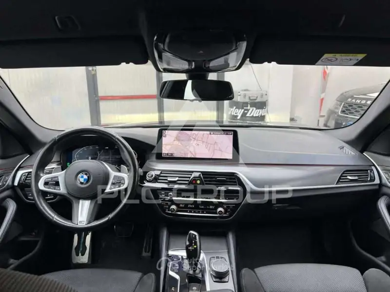 2021 BMW 523