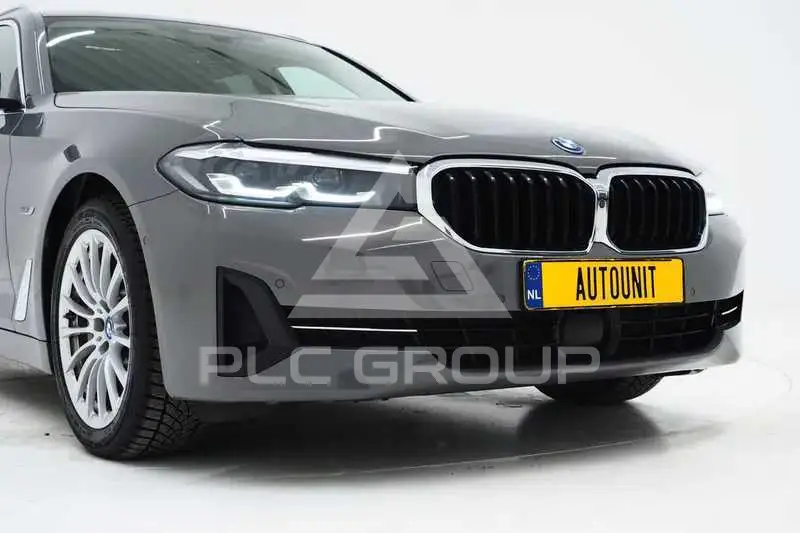 2021 BMW 523
