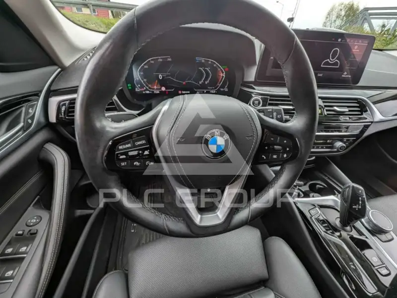 2021 BMW 523