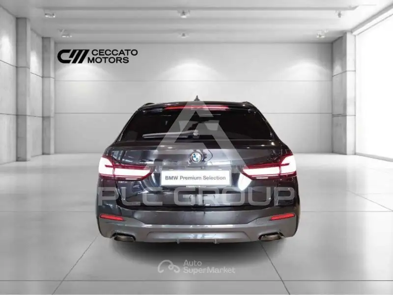 2021 BMW 523