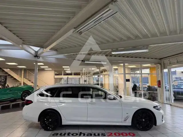 2021 BMW 523