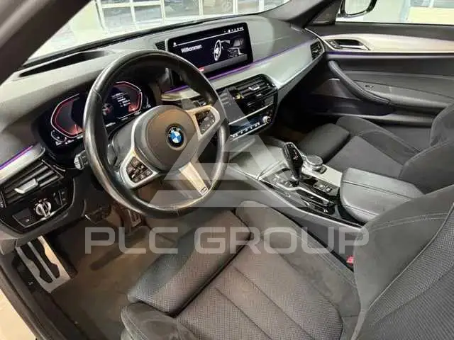 2021 BMW 523
