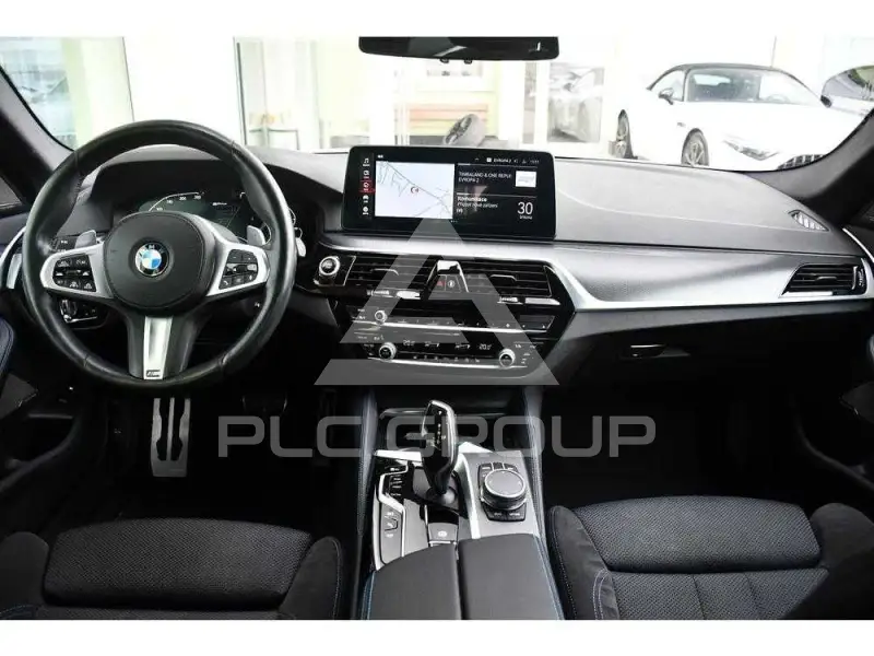 2021 BMW 523