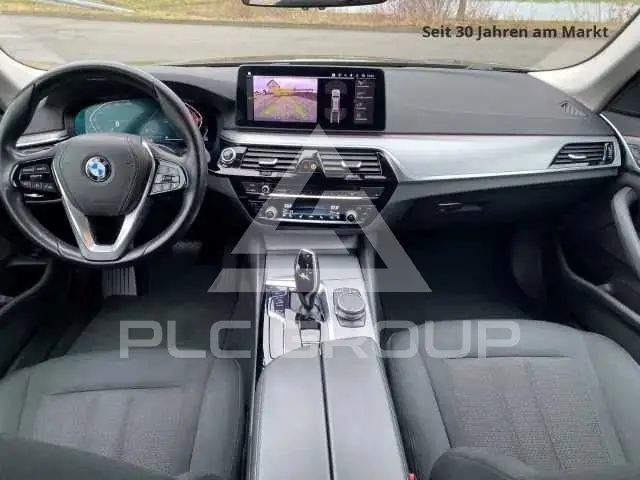 2021 BMW 523