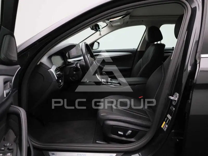 2021 BMW 523