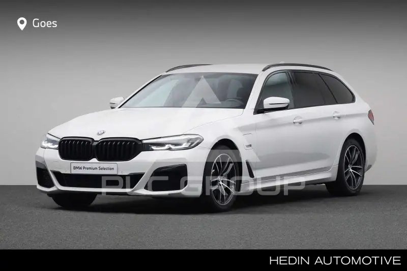 2021 BMW 523