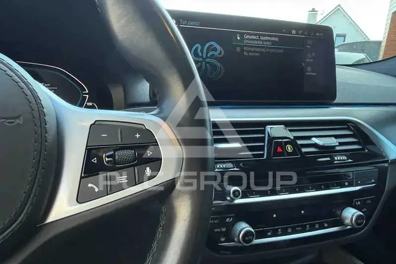 2021 BMW 523
