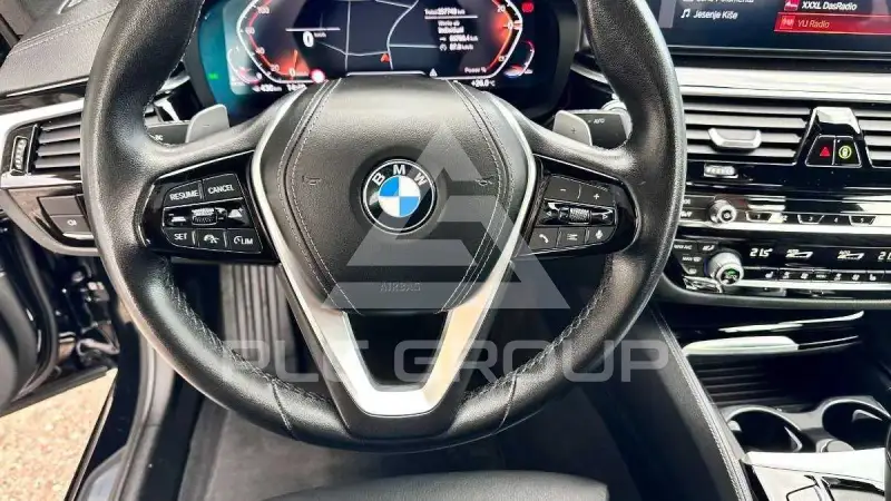 2021 BMW 523
