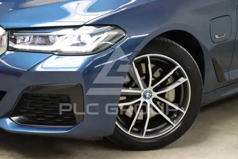 2021 BMW 523