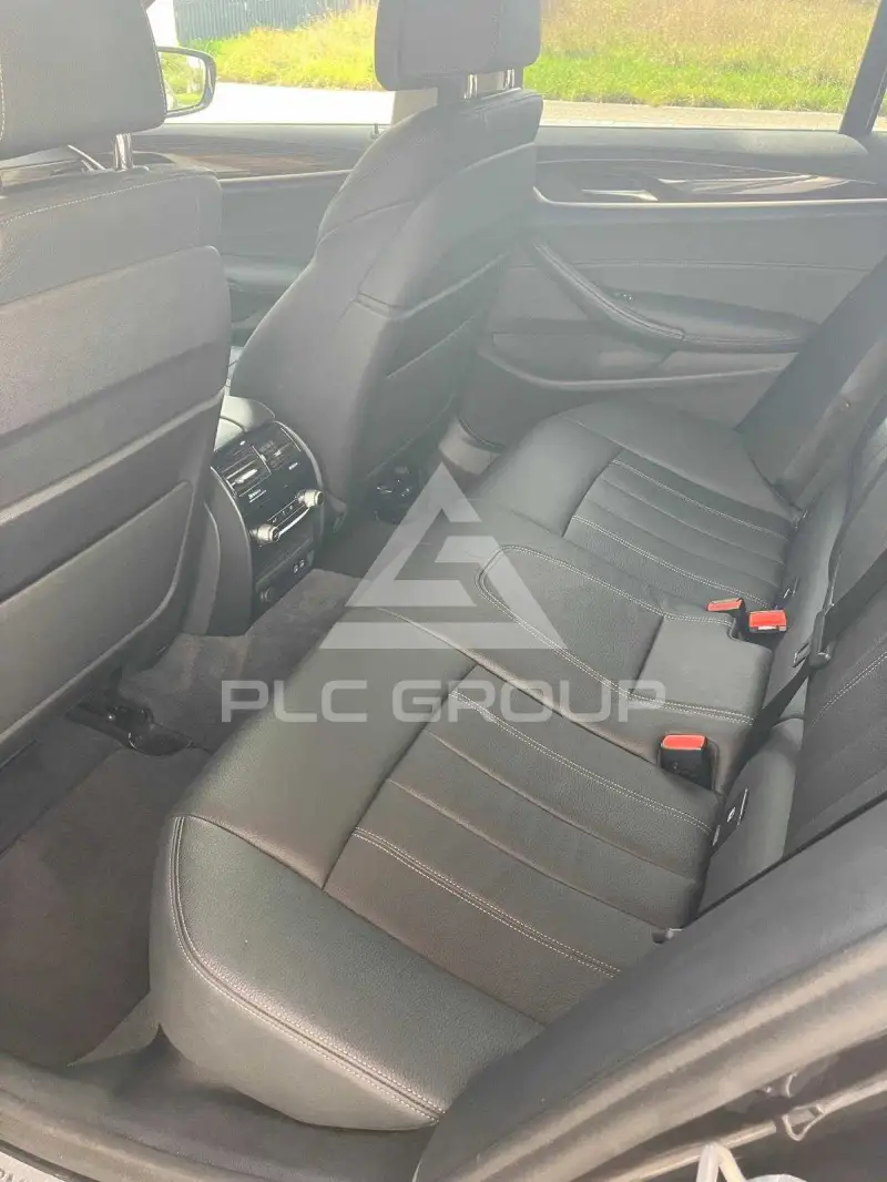 2021 BMW 523