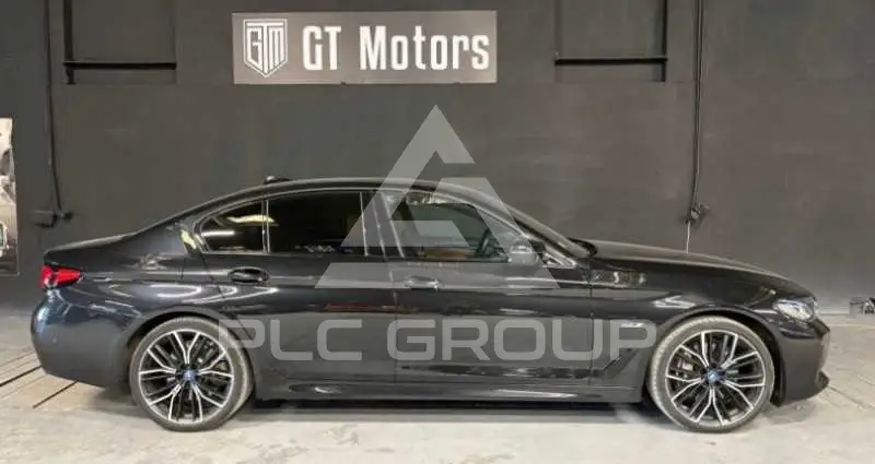 2021 BMW 523