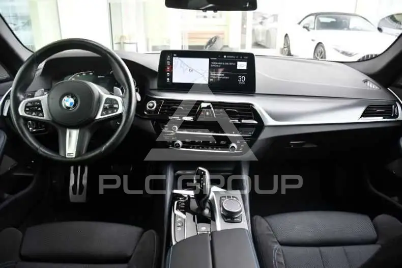 2021 BMW 523