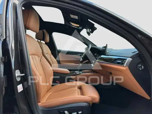 2021 BMW 523