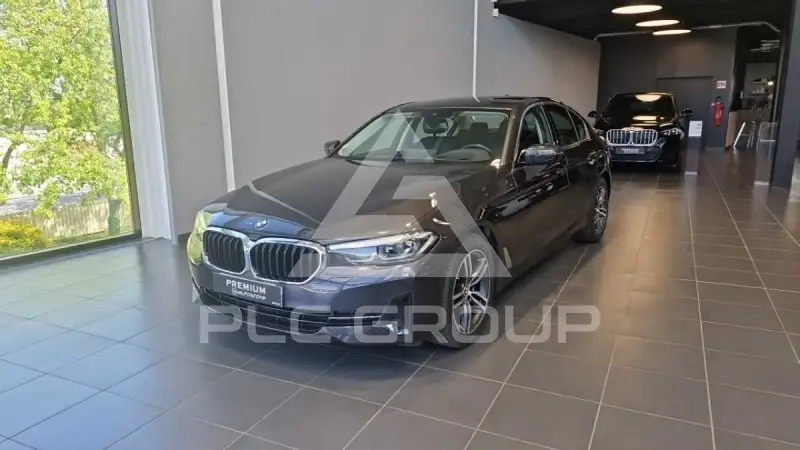 2021 BMW 523