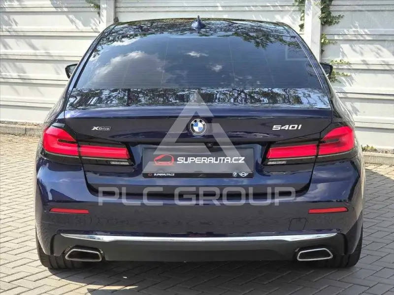 2021 BMW 523