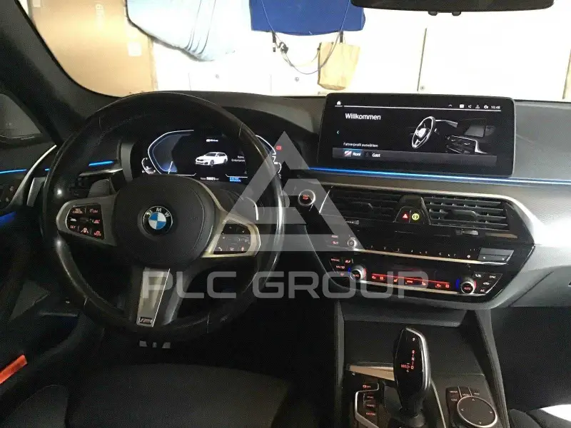 2021 BMW 523