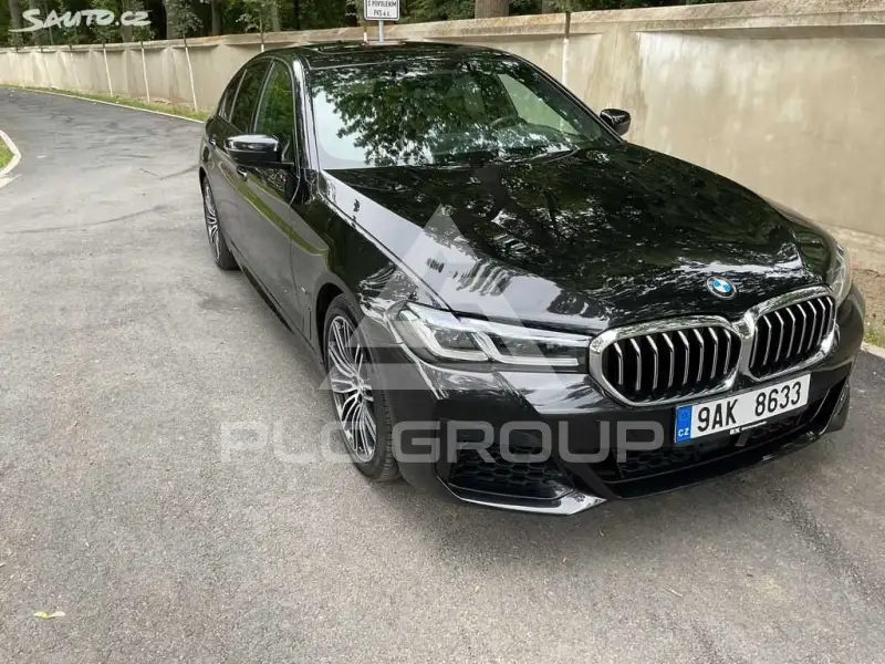 2021 BMW 523
