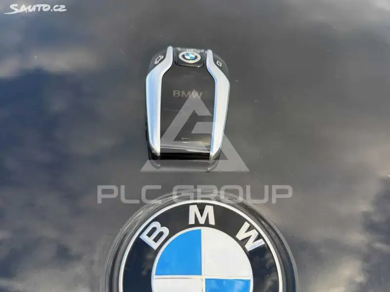 2021 BMW 523