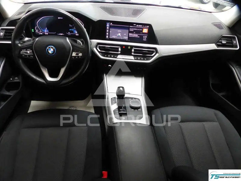2021 BMW 330